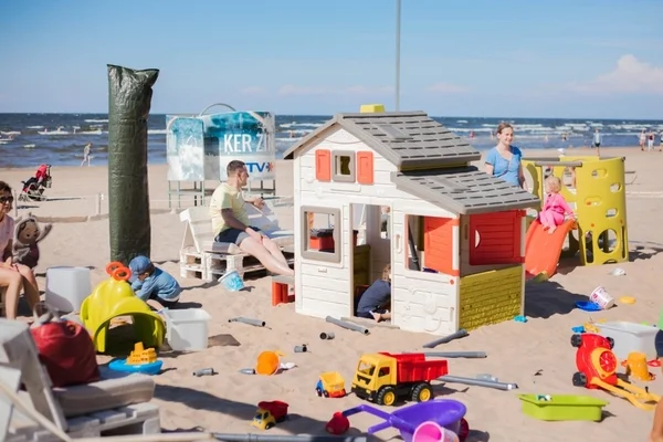 Kafejnīca ar bērnu stūrīti Stories